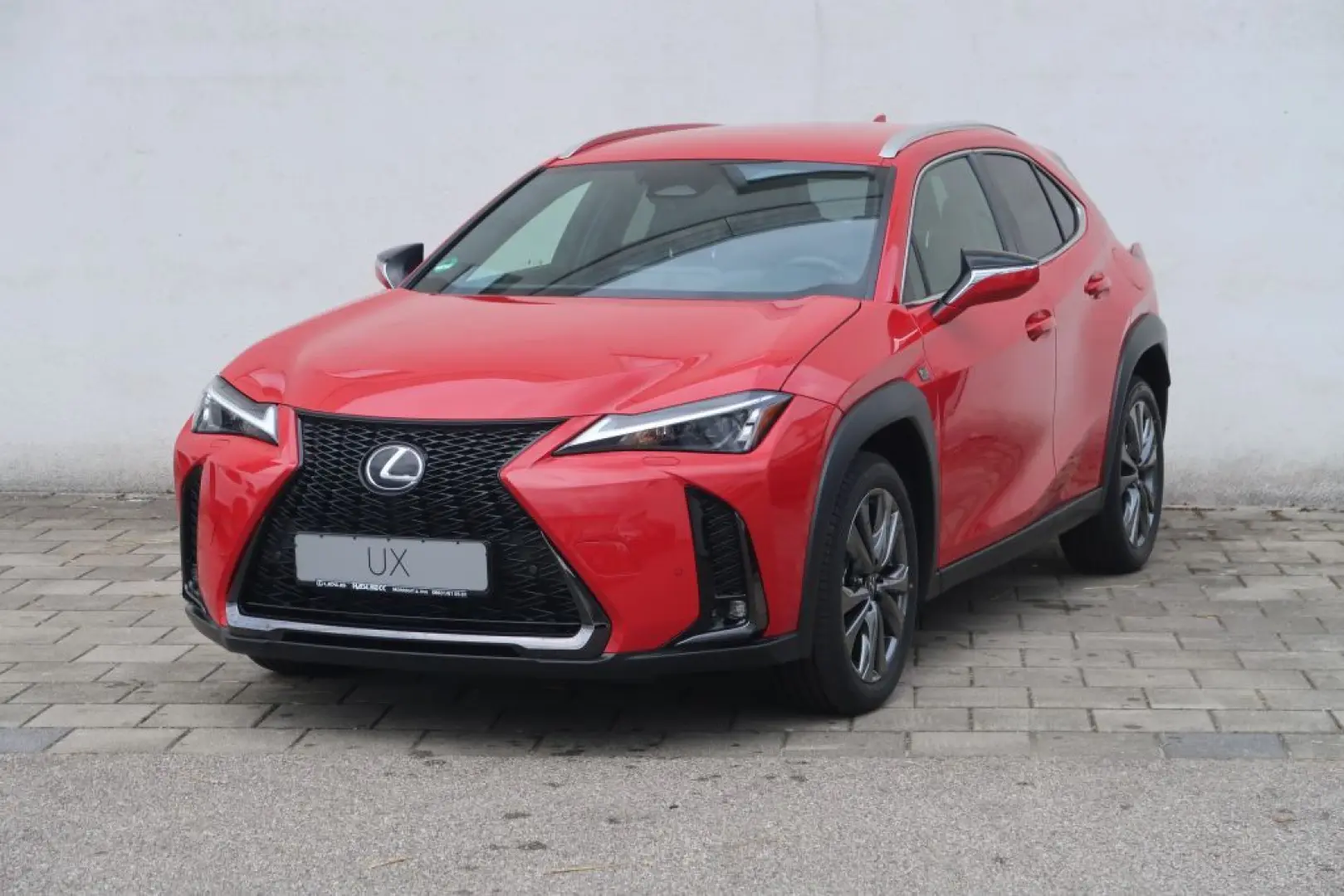 UX 300h F SPORT Design