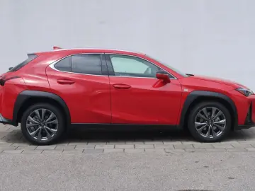 UX 300h F SPORT Design