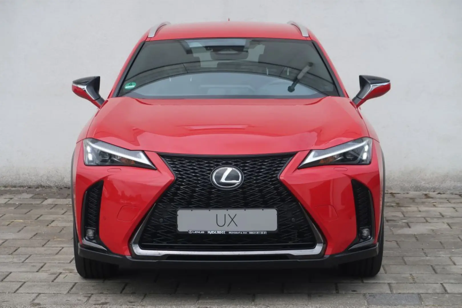UX 300h F SPORT Design