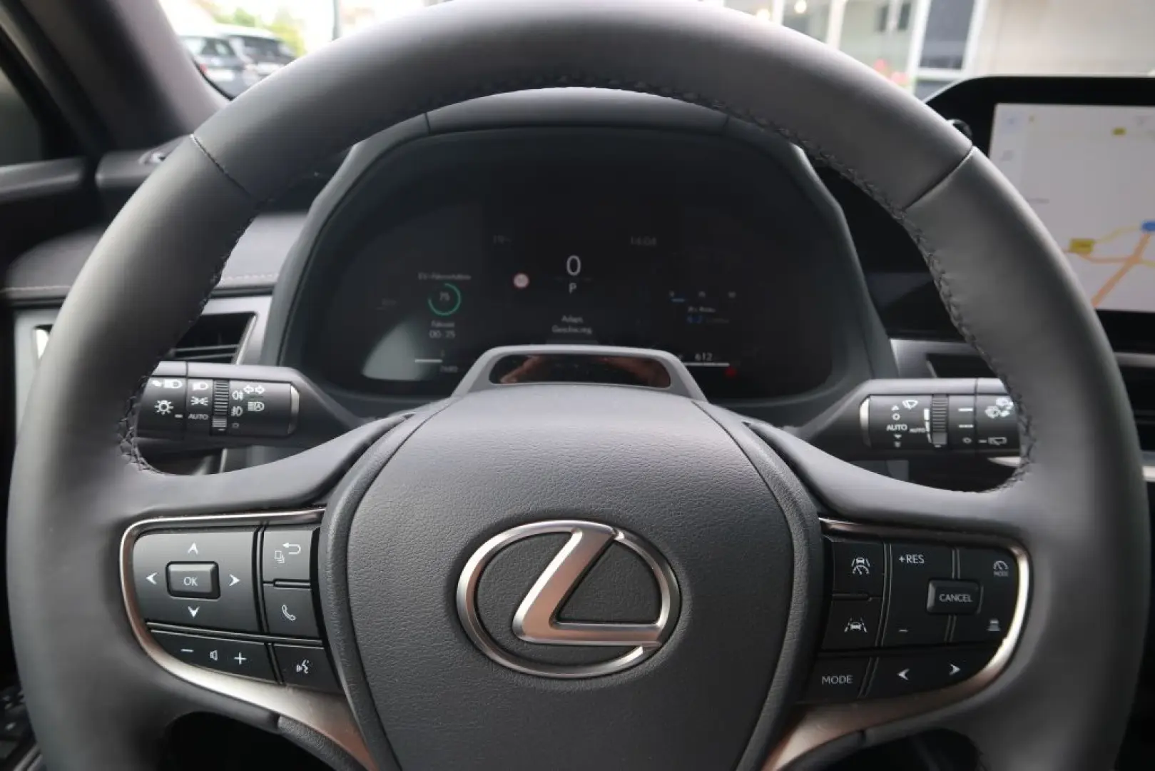 UX 300h F SPORT Design