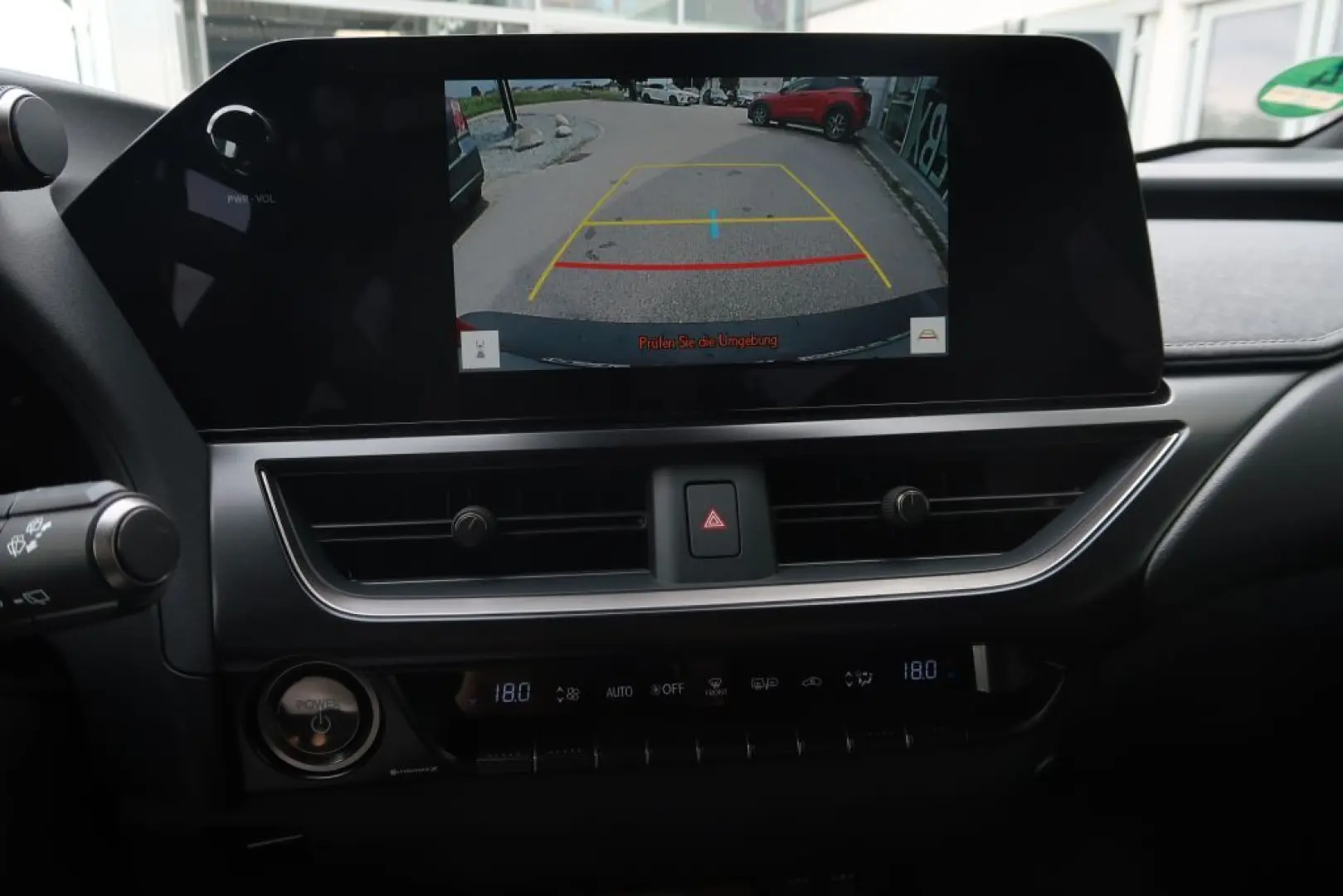 UX 300h F SPORT Design