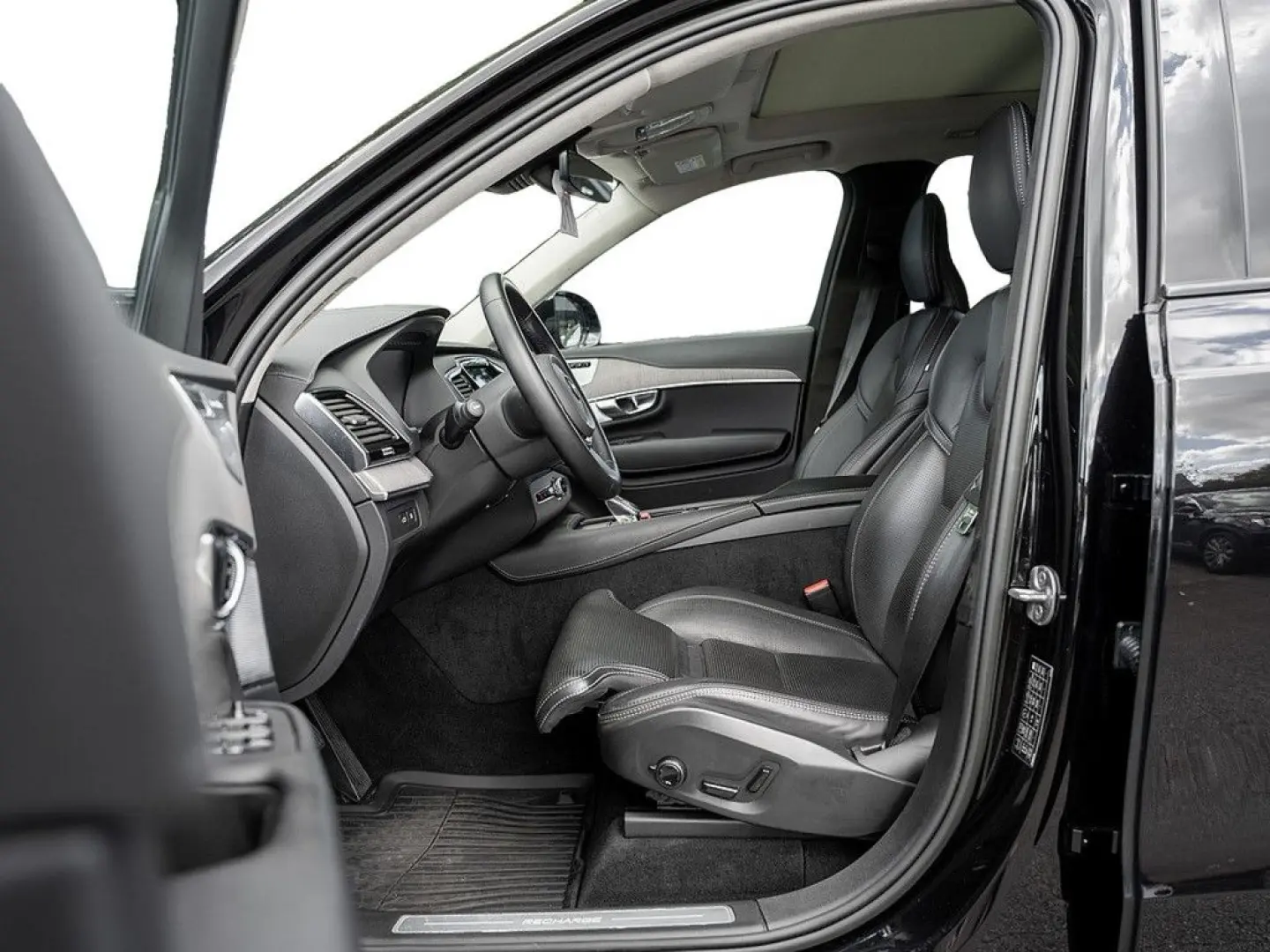 XC90 Recharge T8 AWD Ultimate Dark