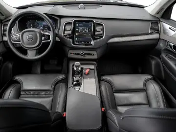 XC90 Recharge T8 AWD Ultimate Dark