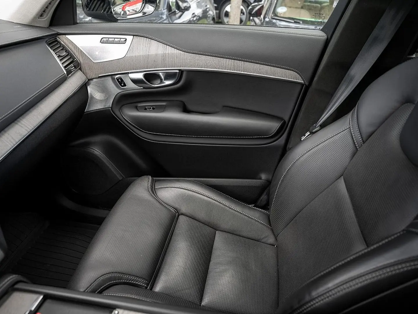 XC90 Recharge T8 AWD Ultimate Dark