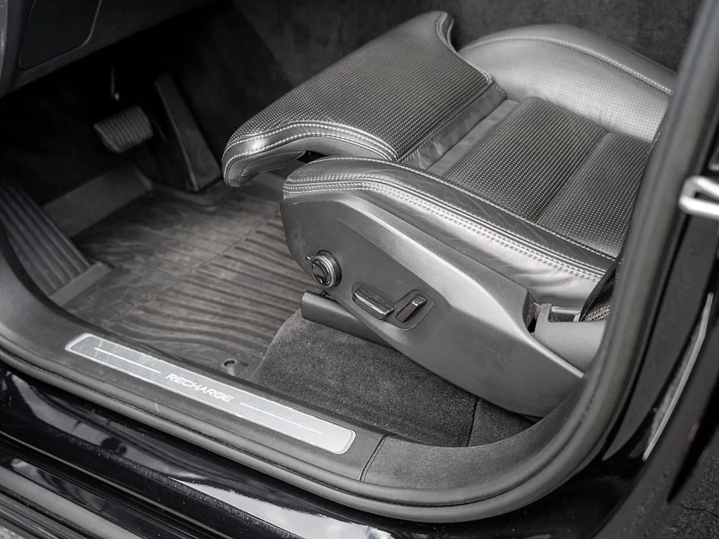 XC90 Recharge T8 AWD Ultimate Dark