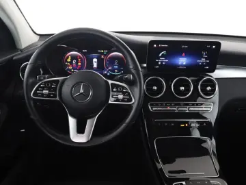 GLC 300 e 4M Distronic AHK Volldigital Kamera