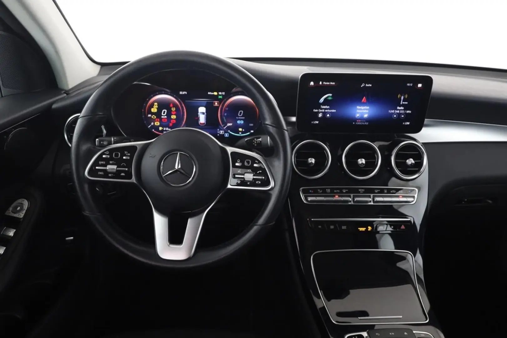 GLC 300 e 4M Distronic AHK Volldigital Kamera