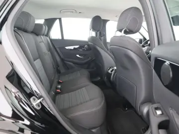 GLC 300 e 4M Distronic AHK Volldigital Kamera