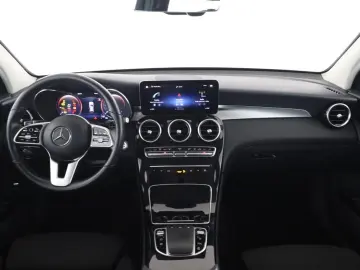 GLC 300 e 4M Distronic AHK Volldigital Kamera