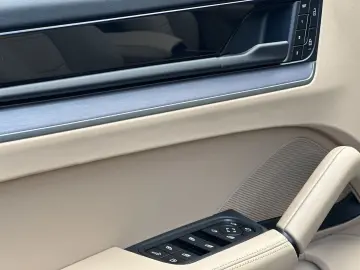 Cayenne E-Hybrid PANORAMA*HA-LENKUNG*21 TURBO*BO