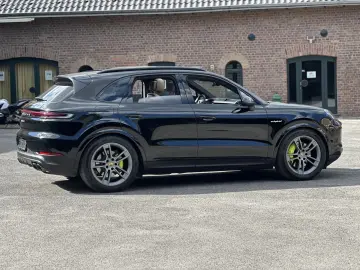 Cayenne E-Hybrid PANORAMA*HA-LENKUNG*21 TURBO*BO