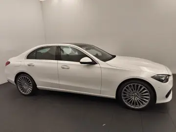 C 300 4M F in VIN Avantgarde Pano Distro Burmest