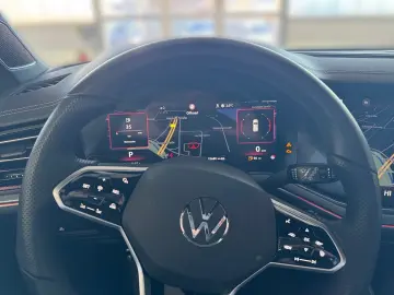 Touareg R-Line 3,0 TDI DSG Nav*AHK*Niveau*Travel