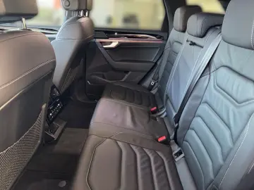 Touareg R-Line 3,0 TDI DSG Nav*AHK*Niveau*Travel