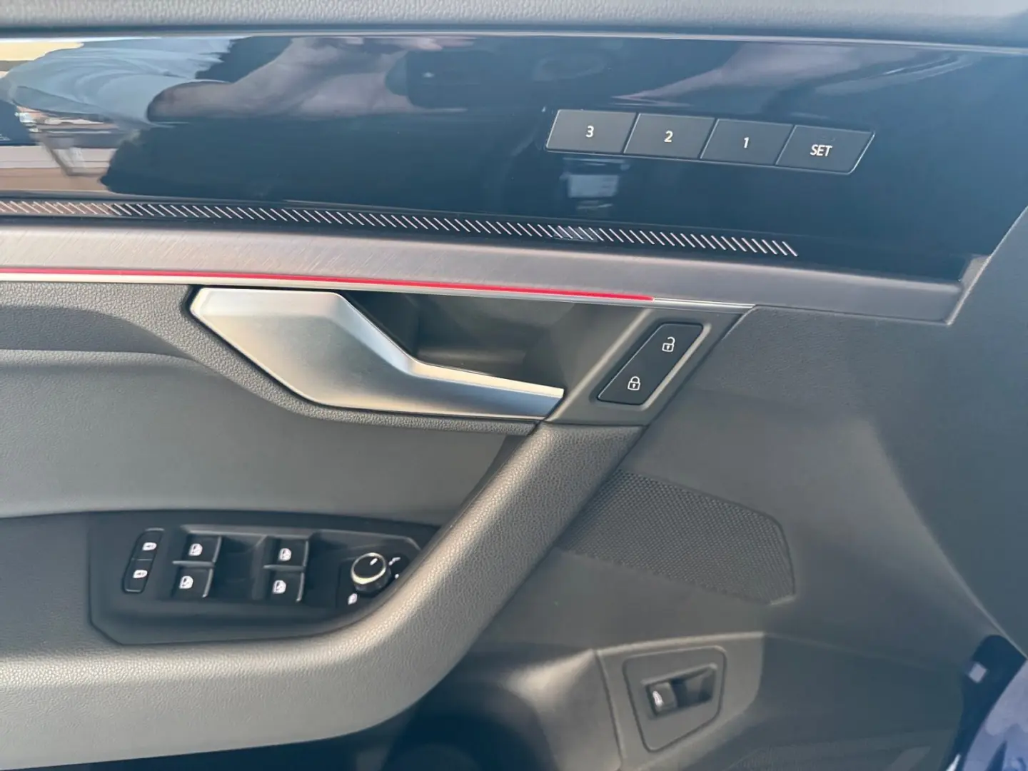 Touareg R-Line 3,0 TDI DSG Nav*AHK*Niveau*Travel