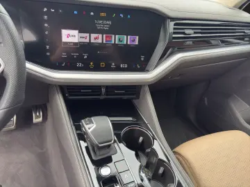 Touareg 3.0TDI R-Line 4Motion AHK+Pano+Matrix