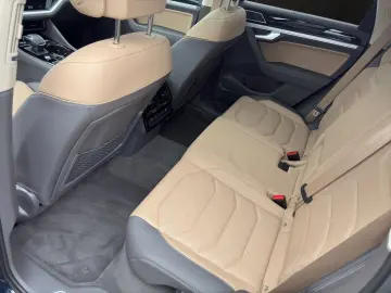 Touareg 3.0TDI R-Line 4Motion AHK+Pano+Matrix