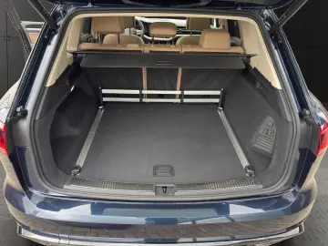 Touareg 3.0TDI R-Line 4Motion AHK+Pano+Matrix