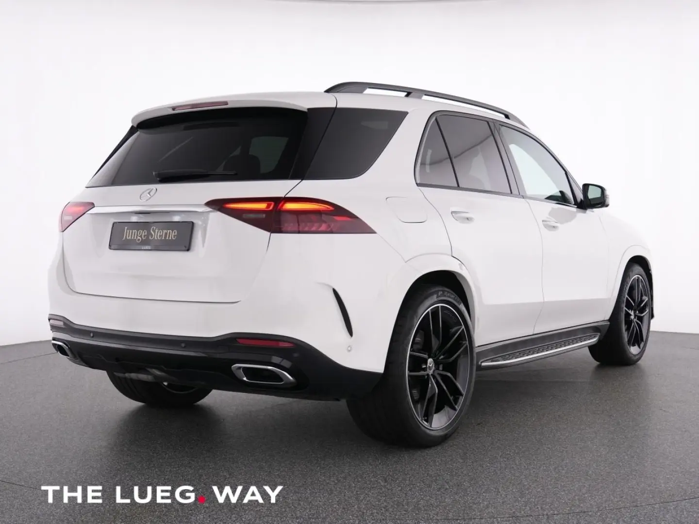 GLE 300 d 4M AMG+MBUX+MBeam+Airm+Pano+AHK+Night+