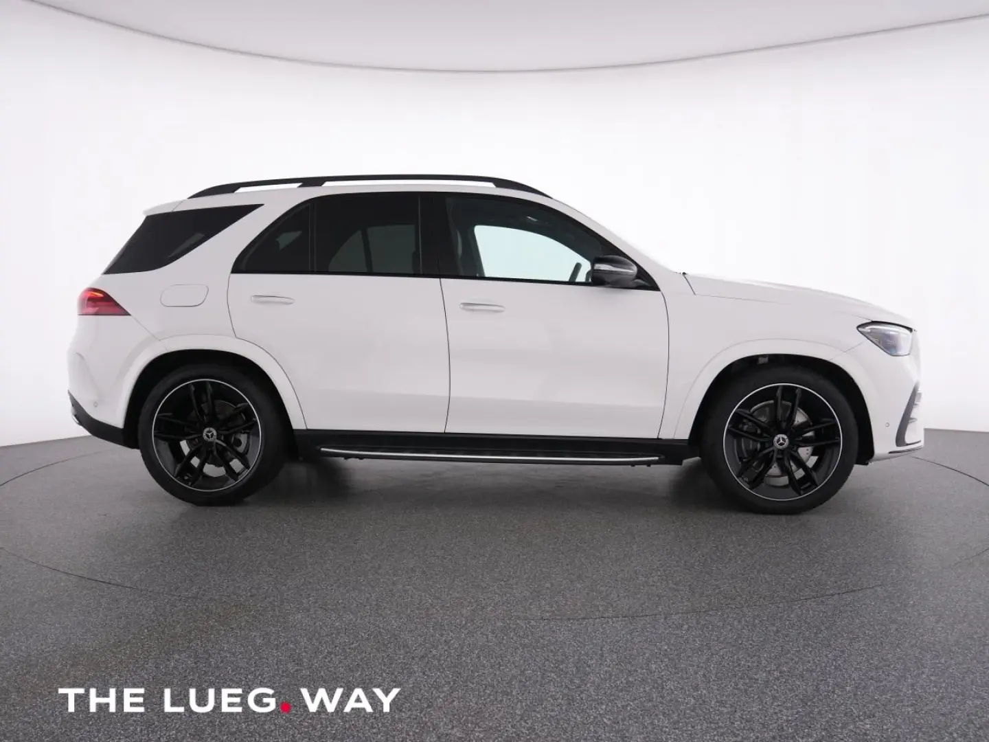 GLE 300 d 4M AMG+MBUX+MBeam+Airm+Pano+AHK+Night+
