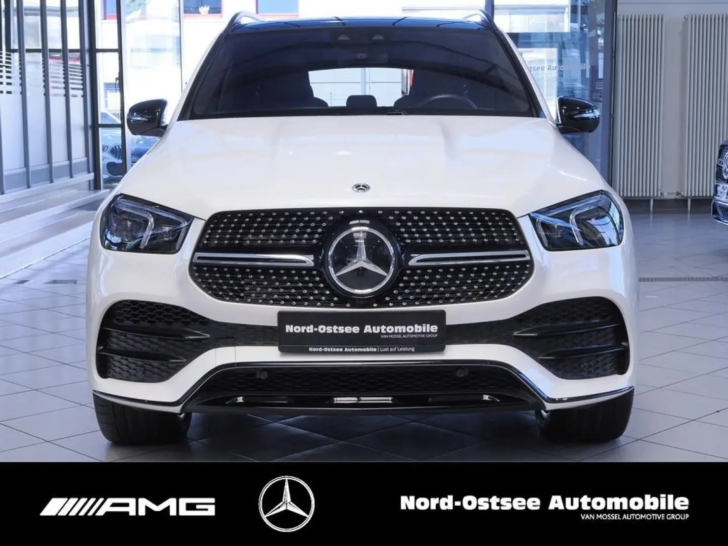 GLE 400 d 4M AMG NIGHT AIRMATIC AHK 360 PANO BUR
