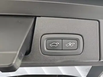 XC60 T6 Plug-In AWD Inscr. Expr. H/K ACC StHzg
