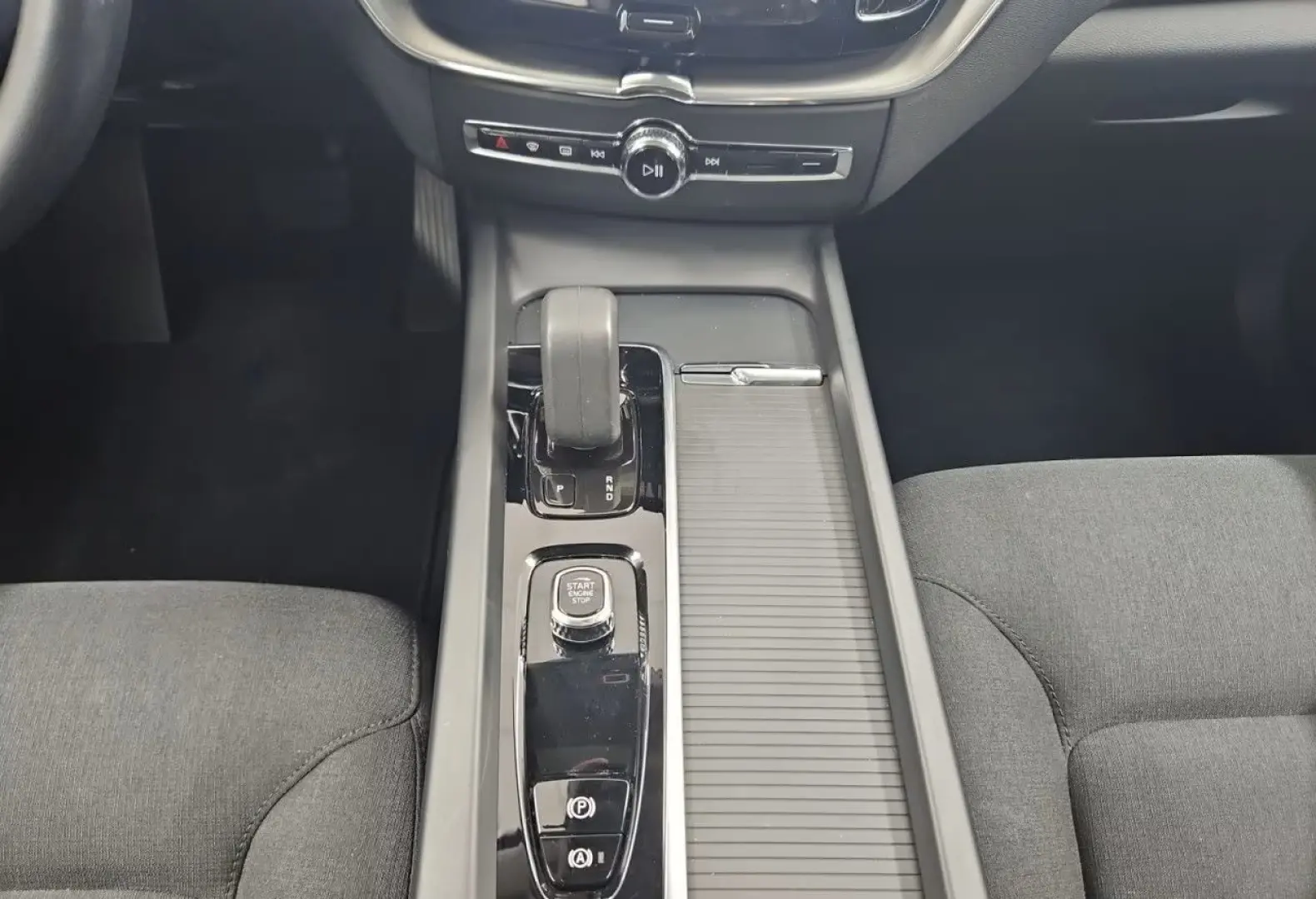 XC60 T6 Plug-In AWD Inscr. Expr. H/K ACC StHzg