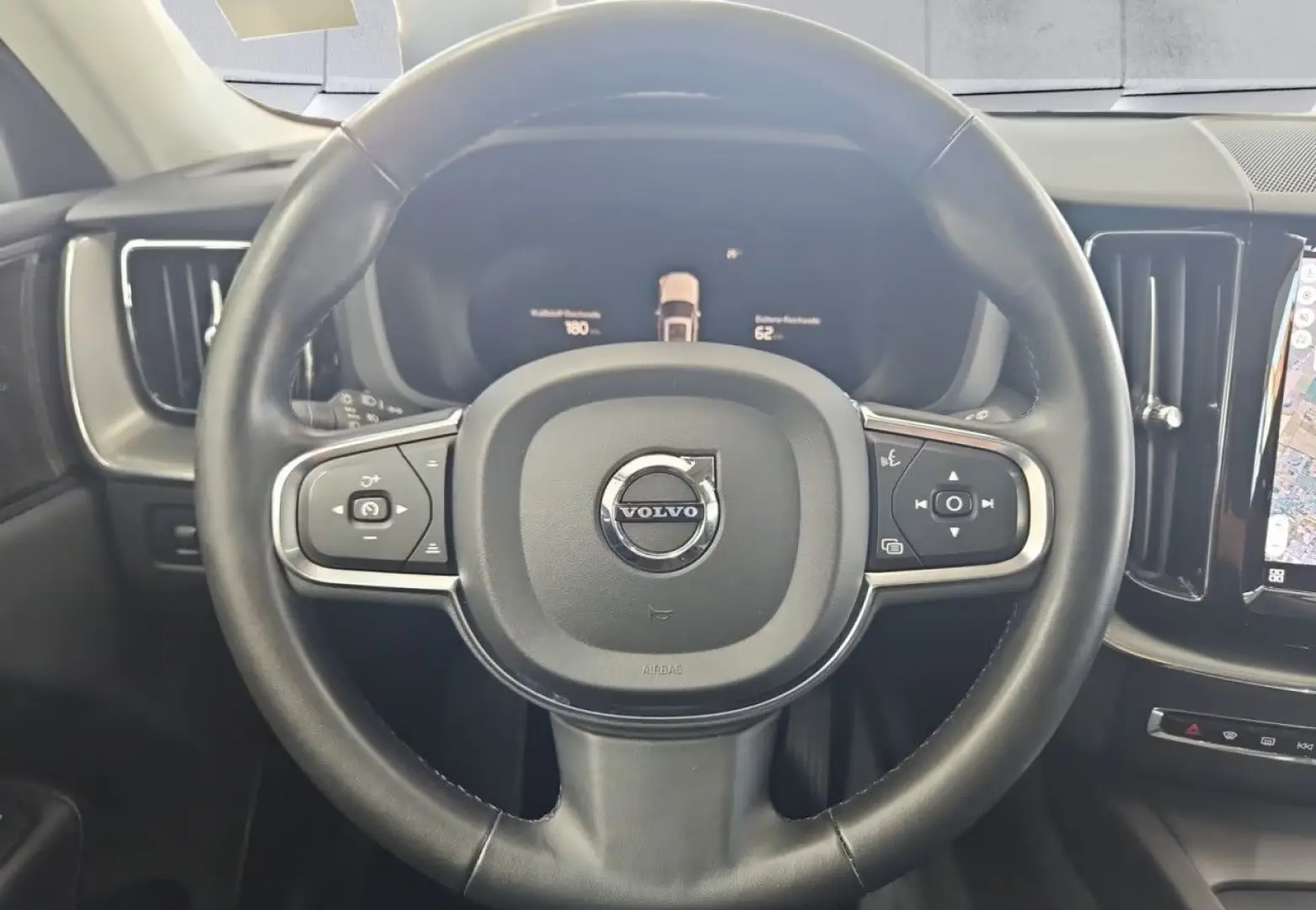 XC60 T6 Plug-In AWD Inscr. Expr. H/K ACC StHzg