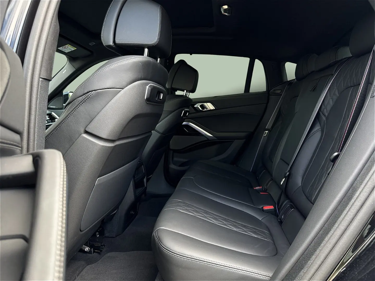 X6 xDrive40d M-Sport Pro, AHK, 22