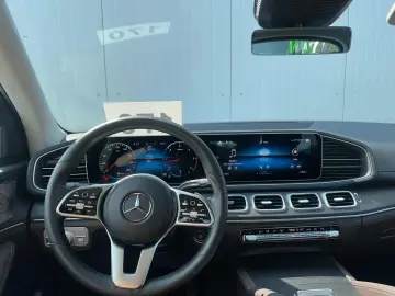 GLE400 4M AMG-LINE DISTRONIC PANO HUD KEYLESS-GO