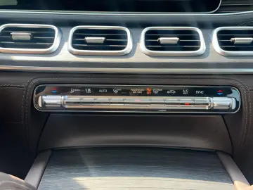 GLE400 4M AMG-LINE DISTRONIC PANO HUD KEYLESS-GO