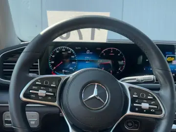 GLE400 4M AMG-LINE DISTRONIC PANO HUD KEYLESS-GO