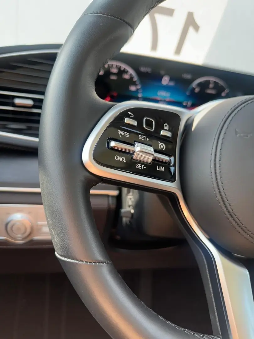 GLE400 4M AMG-LINE DISTRONIC PANO HUD KEYLESS-GO