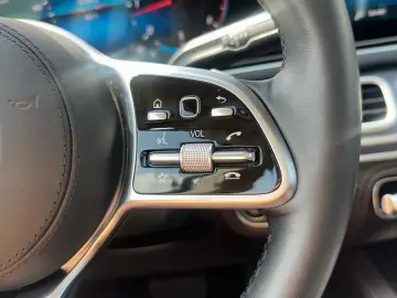 GLE400 4M AMG-LINE DISTRONIC PANO HUD KEYLESS-GO