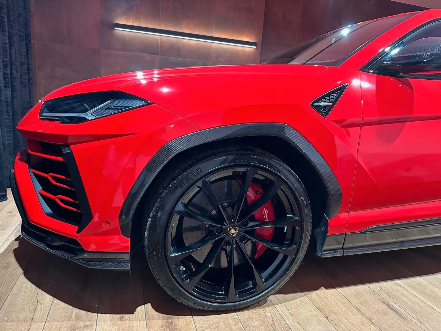 URUS 4.0 V8, B&O, Q-Citura, Off-road,Full carbon