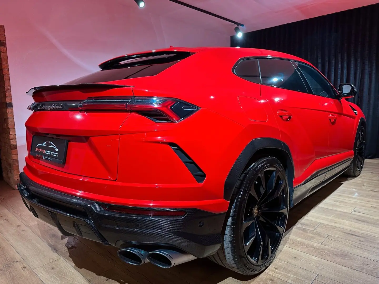 URUS 4.0 V8, B&O, Q-Citura, Off-road,Full carbon