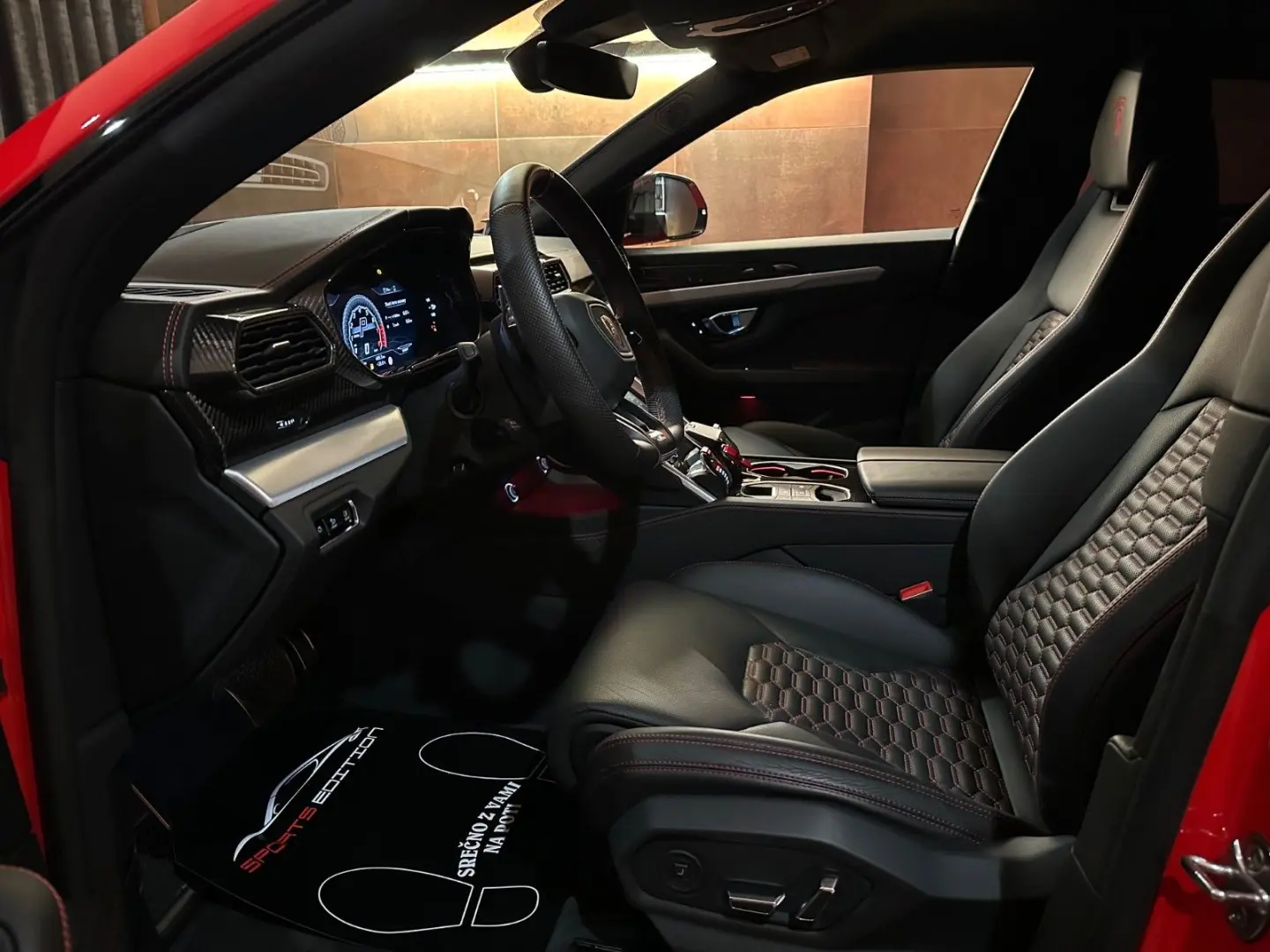 URUS 4.0 V8, B&O, Q-Citura, Off-road,Full carbon