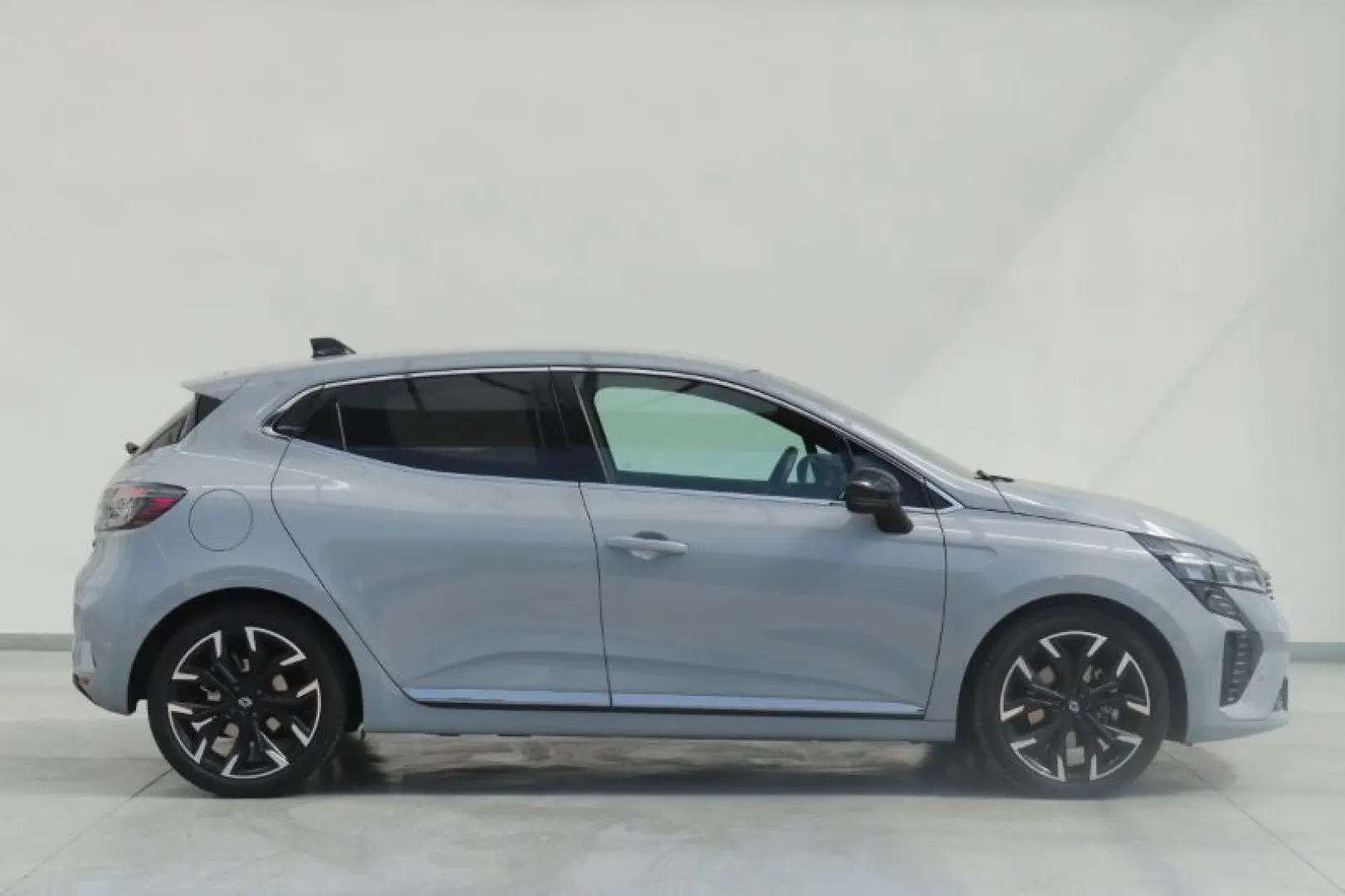 RENAULT CLIO 1.6 E-Tech 145 Techno Auto