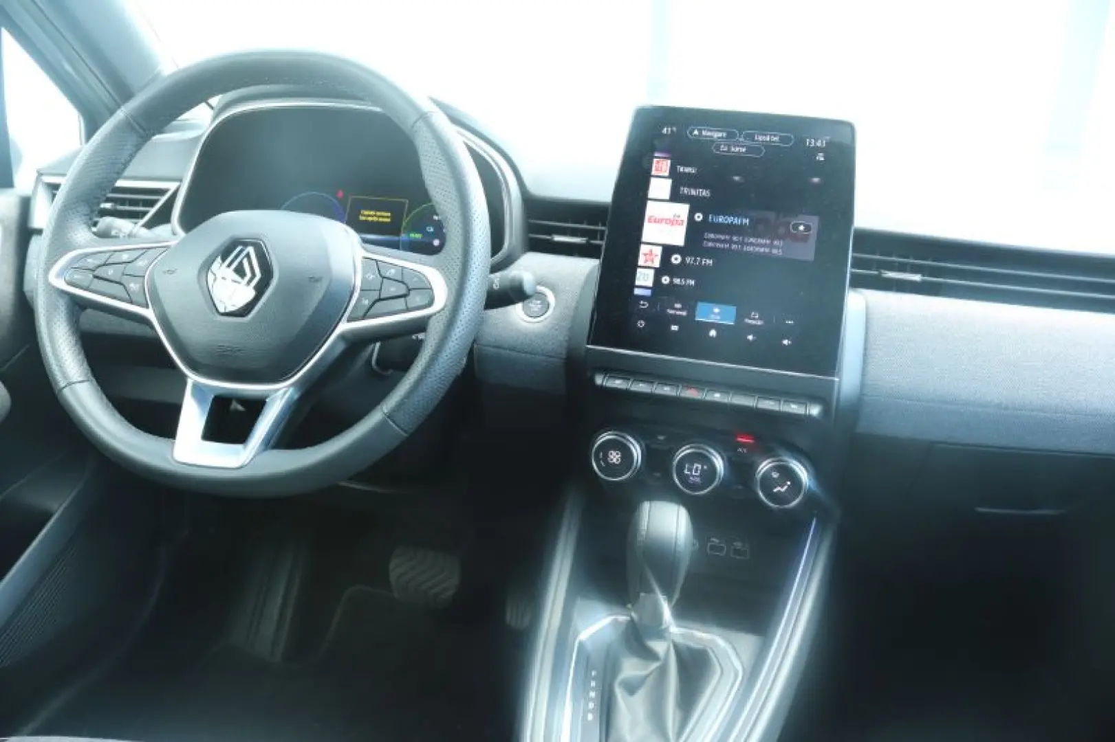 RENAULT CLIO 1.6 E-Tech 145 Techno Auto