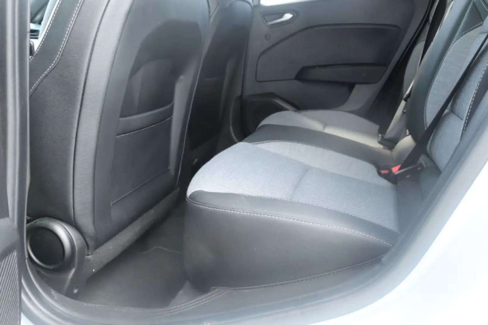RENAULT CLIO 1.6 E-Tech 145 Techno Auto