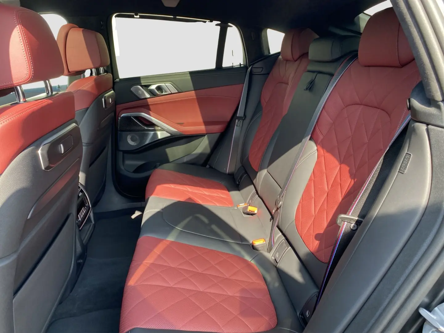 X6 M60i xDrive Individual Sky Lounge ACC B&W NP1