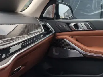 X5 M60i xDrive SITZBELÜFTUNG | CARBON UMBAU