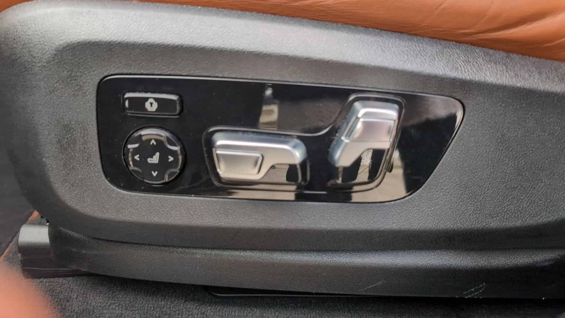 X5 M60i xDrive SITZBELÜFTUNG | CARBON UMBAU