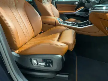 X5 M60i xDrive M Sport Massage Bowers & Wilkins