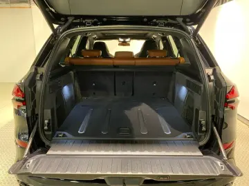X5 M60i xDrive M Sport Massage Bowers & Wilkins