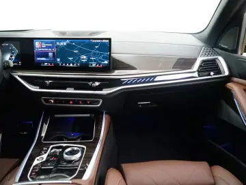 X5 M60i xDrive [SkyLounge, HK Sound, DA Prof.]