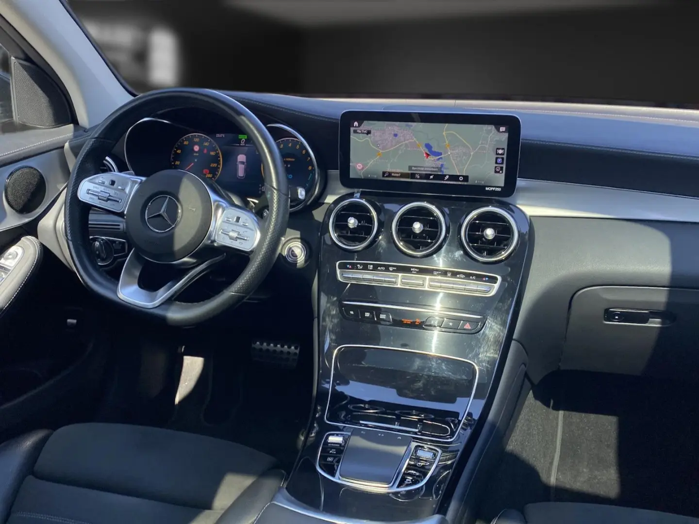 GLC 300 e AMG 19*Pano*Kamera*AHK*Sound*Leder*
