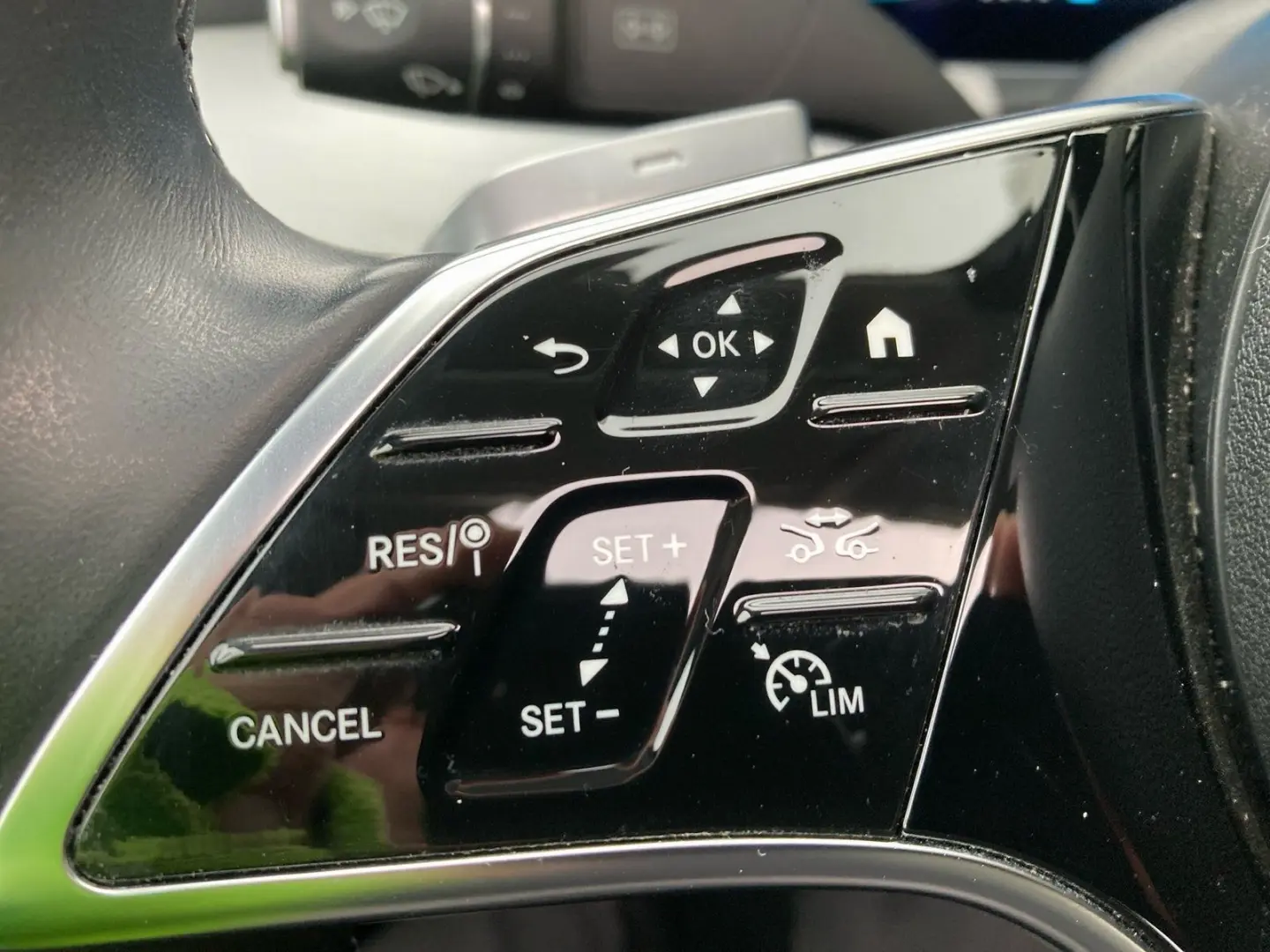 E 300 e 4M AMGL/Ventilation/360/Burmester/HUD/Sunroof