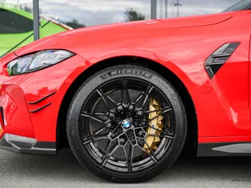 M4 Competition xDrive M Race Track M Performance