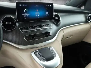 Mercede-Benz V 300 d 4M AVANTGARDE *LANG*AMG*PANO*